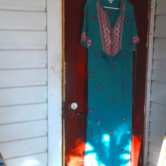 Sundance Dresses & Skirts - Sundance sz M pit 19 inches maxi dress with embroidery sea foam green color